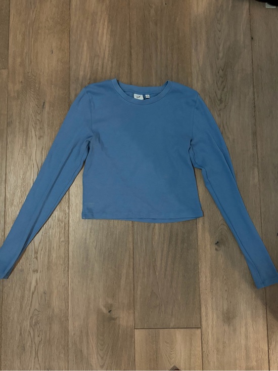 TNA Tops - TNA Long-Sleeve Cropped Crewneck Top in Dusty Blue